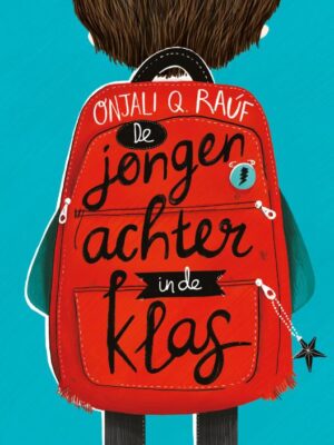 Jongen achter in de klas